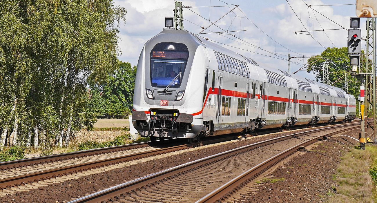 IC ICE InterCity Zug DB Bahn Verkehr